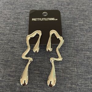 NIP PrettyLittleThing Silver Abstract Curved Drop Statement Earrings